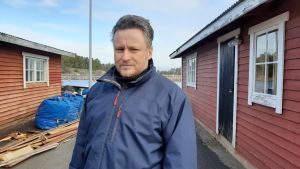 Det här handlar om principer, säger fiskare Anders Malén. Man vid sjöbodar