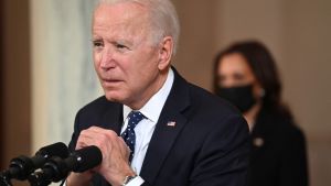 President Joe Biden under presskonferensen på tisdag kväll, med vicepresident Kamala Harris i bakgrunden. President Joe Biden under presskonferensen på tisdag kväll, med vicepresident Kamala Harris i bakgrunden.