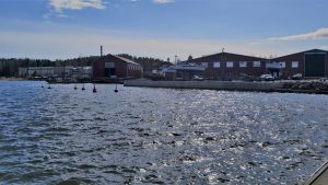 En bangård där farliga kemikalier får hanteras finns inritad här på Långholmen i Patuna. Småbåtshamn med småindustri.