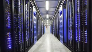 En av Facebooks serverhallar (arkivbild från år 2014). Facebooks serverhall i Luleå, Sverige