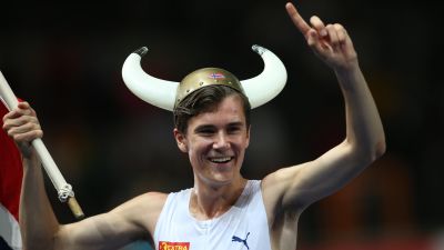 Vilken Uppvisning Jakob Ingebrigtsen 17 Dubbel Europamastare Efter Familjefest Sveriges 21 Ariga Debutmedaljor Fick Arevarvsskolning Av Forebilderna Sport Svenska Yle Fi