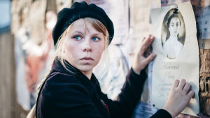 Bild ur dramadokumentären Sjutton som sänds på Yle december 2017. Bild ur dramadokumentären seitsemäntoista som sänds på Yle hösten 2017.