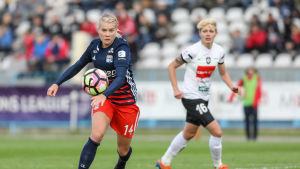 Ada Hegerberg tjänar 400 000 om året. Ada Hegerberg spelar för Lyon.