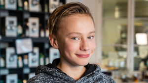 Jesse Hujanen är glad över att hans frånskilda föräldrar numera kommer överens med varandra. Jesse Hujanen, högstadielever från Winellska skolan i Kyrkslätt