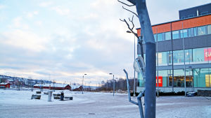 "Arken" kunde placeras mellan Konstfabriken och Wilenius båtvarv. Konstfabriken på västra åstranden.