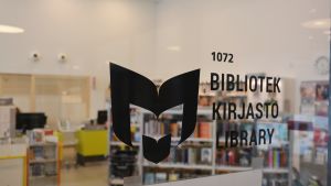 Det går att besöka Vårberga bibliotek vissa tider också då personalen är borta. Nya Vårberga bibliotek