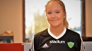 Sjundeå IF:s Moa Wasström lyfte upp problematiken kring hjärnskakningarna. Porträttbild på Moa Wasström.