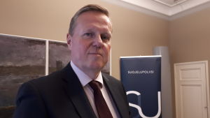 Vi räknar med en förhöjd säkerhetsrisk, säger överinspektör Martin Westerlund vid Skyddspolisen, med tanke på att IS-kvinnorna eventuellt återvänder till Finland. Martin Westerlund är överinspektör vid Skyddspolisens enhet för terrorism och extrema rörelser.