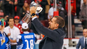 Jussi Ahokas och bucklan. Jussi Ahokas och bucklan.