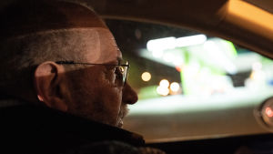 Kenneth Eriksson säger att det är farligt att göra falska intyg för att människor ska kunna ta sig in i Finland under en pandemi. Kenneth Eriksson, rikosylikonstaapeli helsingin poliisi