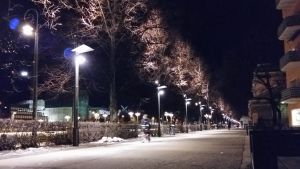Arkivbild. Earth Hour i Åbo år 2016. Åbo släcker belysningen längs Aura ås stränder på Earth Hour.