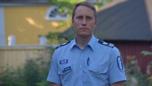 Kommissarie Markus Ramstedt vid polisinrättningen i Västra Nyland. Markus Ramstedt är polis.