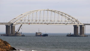 Bron över Kertjsundet mellan Krimhalvön och Ryssland.