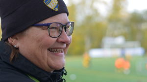 Lena Hindström-Pesu är glad över det stora intresset för fotboll. Lena Hindström-Pesu