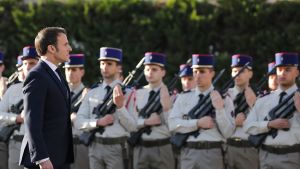President Emmanuel Macron vill modernisera Frankrikes kärnvapenprogram under de kommande åren. han beslöt också nyligen att skicka ytterligare 600 soldater till Västafrika för att kämpa mot jihadister President Emmanuel Macron vill modernisera Frankrikes kärnvapenprogram under de kommande åren. han beslöt också nyligen att skicka ytterligare 600 soldater till Västafrika för att kämpa mot jihadister