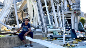 Explosionen i Beirut kan få protesterna mot regeringen att blossa upp igen Förstörelse efter explosion i Beirut