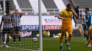 Tottenhams Harry Kane firar 1–1-kvitteringen mot Newcastle. Tottenhams Harry Kane firar 1–1-kvitteringen mot Newcastle.