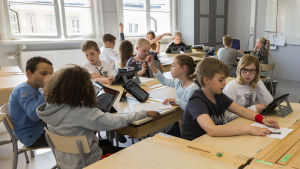 I medeltal ett barn i varje klass har ADHD. Skolan utgör inte mera en skyddad plats för mindre bemedlade barn.