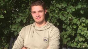 Max Granlund har börjat se sig om efter egen bostad. Max Granlund i Ladusved