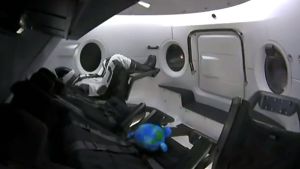 Dockan Ripley ombord på Crew Dragon strax före uppskjutningen. På den här bilden syns dockan Ripley ombord på Crew Dragon strax före uppskjutningen.