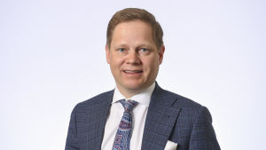 Centerns Markus Lohi leder social- och hälsovårdsutskottet. Kansanedustaja Markus Lohi, Suomen Keskusta.