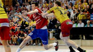 Cocksspelarna kommer att ha ett extra öga på Robin Granlund. Robin Granlund i farten mot Cocks.