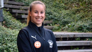 Cecilia Wikstedt leder sex olika gympagrupper i EGF. Porträttbild på Cecilia Wikstedt.