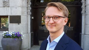 Konsultativa tjänstemannen Altti Iiskola hör till millenialgenerationen som är bekant med delningsekonomi. Trafikministeriet
