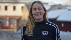 Ellen Voutilainen åkte i höstas till Sverige för att spela handboll på elitnivå. Porträttbild på Ellen Voutilainen.
