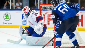 Henrik Haukeland byttes in i tredje perioden när Finland besegrade Norge med 7–0 i vårens VM-turnering. Henrik Haukeland, Finland-Norge VM 2018.