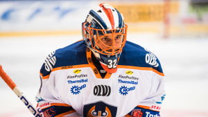 Niklas Bäckström valde att skriva på för Tappara inför den här säsongen. Niklas Bäckström i Tappara