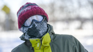 Steven Willy klädde upp sig ordentligt för sin promenad i Minneapolis, Minnesota på onsdagen. Steven Willy klädde upp sig ordentligt för sin promenad i Minneapolis, Minnesota på onsdagen.