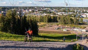 Utsikten över Borgå är det inget fel på uppe från krönet. Utsikten över Borgå från toppen av Kokonbacken.