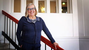Bertta Sokura, ekonomie doktor vid Aalto-universitetet, är oroad över studerandes IT-kunskaper. Hennes forskning visar att de så kallade "digitala infödingarna" blivit allt sämre på grundläggande textbehandlings- och kalkylprogram. Bertta Sokura, ekonomie doktor vid Aalto-universitetet, är oroad över studerandes it-kunskaper. Hennes forskning visar att de så kallade "digitala infödingarna" blivit allt sämre på grundläggande textbehandlings- och kalkylprogram.