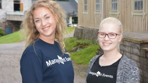 Riina Kenttämaa och Irina Niiranen svarar för det praktiska under seminariet. Riina Kenttämaa och Irina Niiranen ansvarar för det praktiska vid sommarträffen