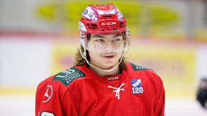HIFK:s Niklas Nordgren har stärkt sina aktier. Niklas Nordgren i HIFK:s tröja.