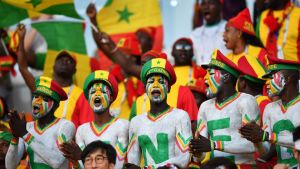 VM är stort för folket i Senegal. Senegalsupporters på läktaren vid VM i Ryssland.