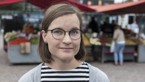 Enligt Senja Laakso, forskare vid Centret för konsumentforskning är idén intressant, men hon är inte övertygad om att folk kommer att ändra på sina vanor. Senja Laakso on Helsingin yliopiston tutkija.