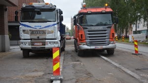 Cykelfilsbygget vid Kyrkoesplanaden. Cykelfiler byggs på Kyrkoesplanaden i Vasa.