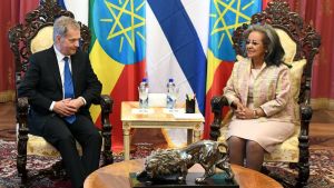 Det finns en rad kvinnliga ministrar i Etiopien. Också landets president Sahle-Work Zewde är kvinna Presidenterna Sauli Niinistö och Sahle-Work Zewde i Addis Abbeba, Etiopien 15.10.2019