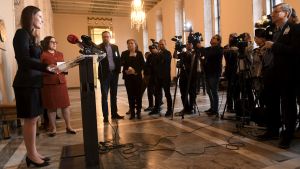 Sanna Marin träffade pressen efter valet. Sanna Marin möter pressen och håller presskonferens.