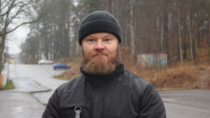 Att åka 100 km för att hämta ett paket lät inte rimligt i Christian Sivéns öron. Ett porträtt på en man i 35-års åldern i vinterkläder med medellångt ljusbrunt skägg.