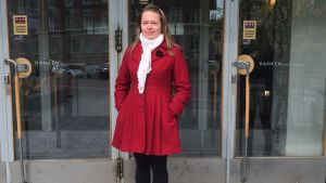 Johanna Lepola måste välja bort finskan, eftersom hennes barn redan har ett andra modersmål, bulgariska. Johanna Lepola har tvåspråkiga barn som talar svenska och bulgariska.