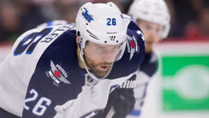 Blake Wheeler spelar numera i Winnipeg. Blake Wheeler i Winnipegs tröja.