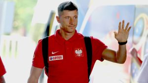 Robert Lewandowski på spelarhotellet. Robert Lewandowski på spelarhotellet.