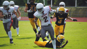 Ryan Tuiasoa spelade säsongen 2018 för United Newland Crusaders. (Arkivbild) Ryan Tuiasoa springer med bollen under armen.