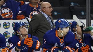 Förra säsongen firade Barry Trotz Stanley Cup-segern med Washington. Förra säsongen firade Barry Trotz Stanley Cup-segern med Washington.