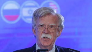 President Donald Trumps säkerhetsrådgivare John Bolton under en presskonferens i Jerusalem