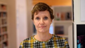 Heidi Enberg var positivt överraskad över hur många som svarade på stadens användarenkät om biblioteksverksamheten. Porträttbild av kvinna.