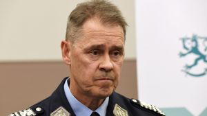 Polisöverdirektör Seppo Kolehmainen. Polisöverdirektör Seppo Kolehmainen vid presskonferens i Helsingfors efter terrorattentatet i Stockholm den 7 april 2017.